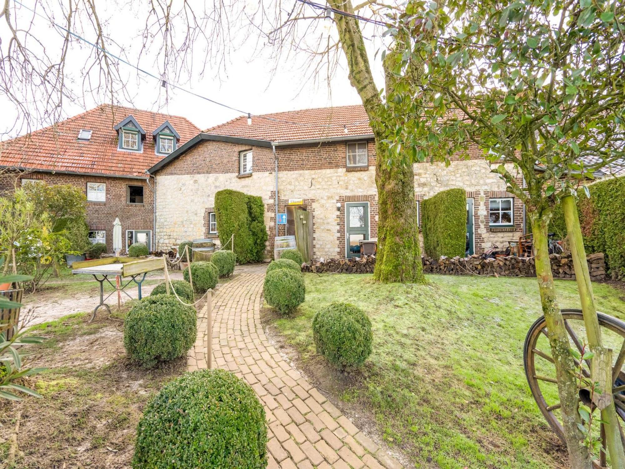 Holiday Homes In Ubachsberg With A Picturesque Garden Exterior foto
