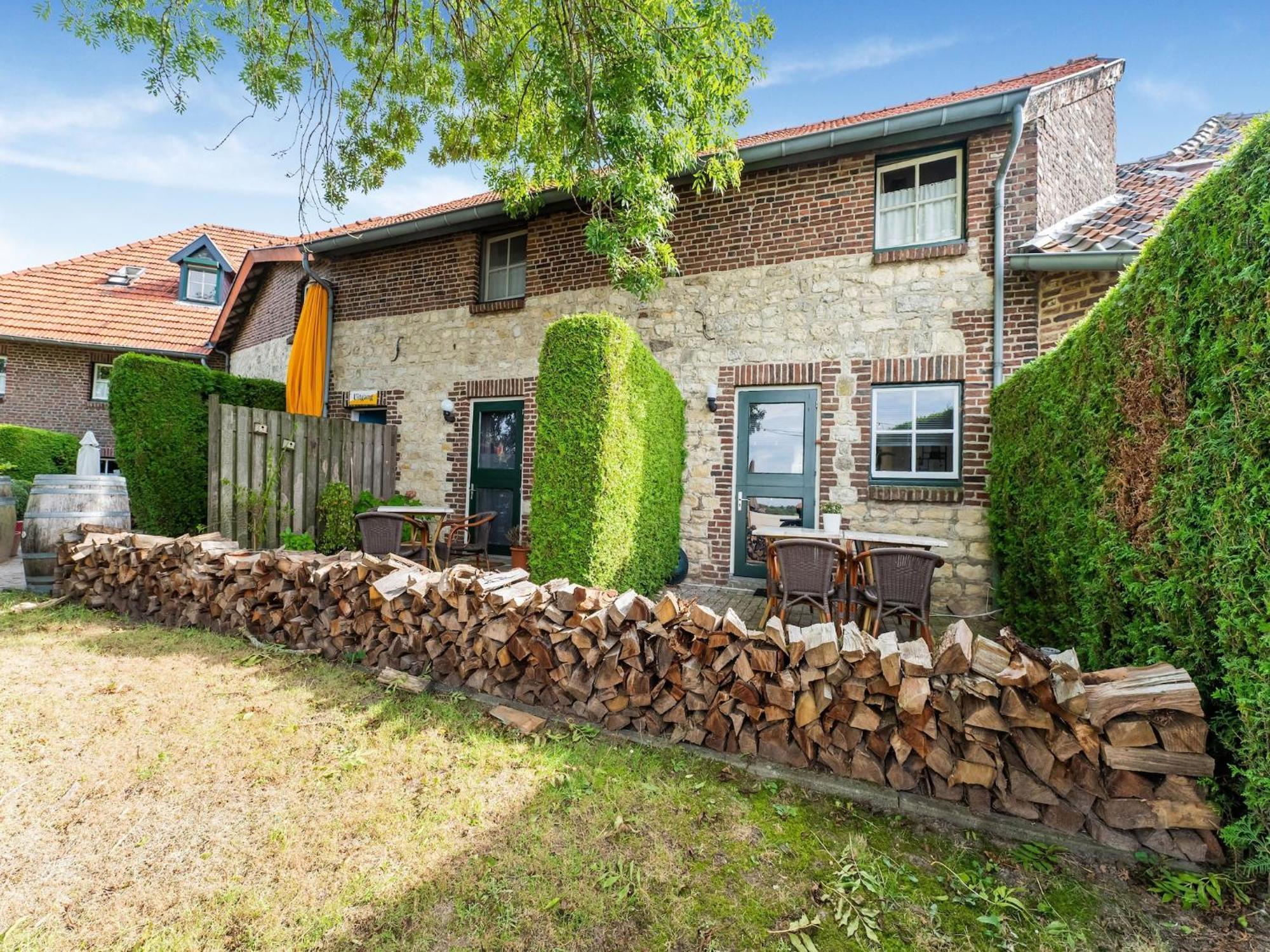 Holiday Homes In Ubachsberg With A Picturesque Garden Exterior foto