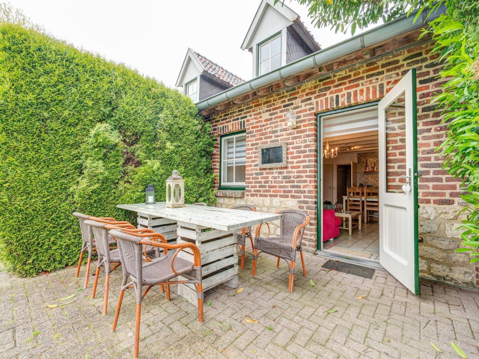 Holiday Homes In Ubachsberg With A Picturesque Garden Exterior foto
